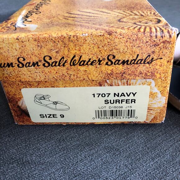 Size 9 Navy Saltwater Sandals with original box - Picture 5 of 8